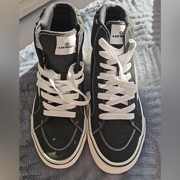 Air walk high top Sneakers - Picture 1 of 4